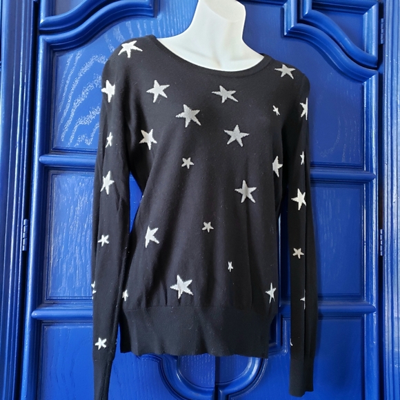 Cashmere Blend Fitted Black Star Sweater - Picture 11 of 11